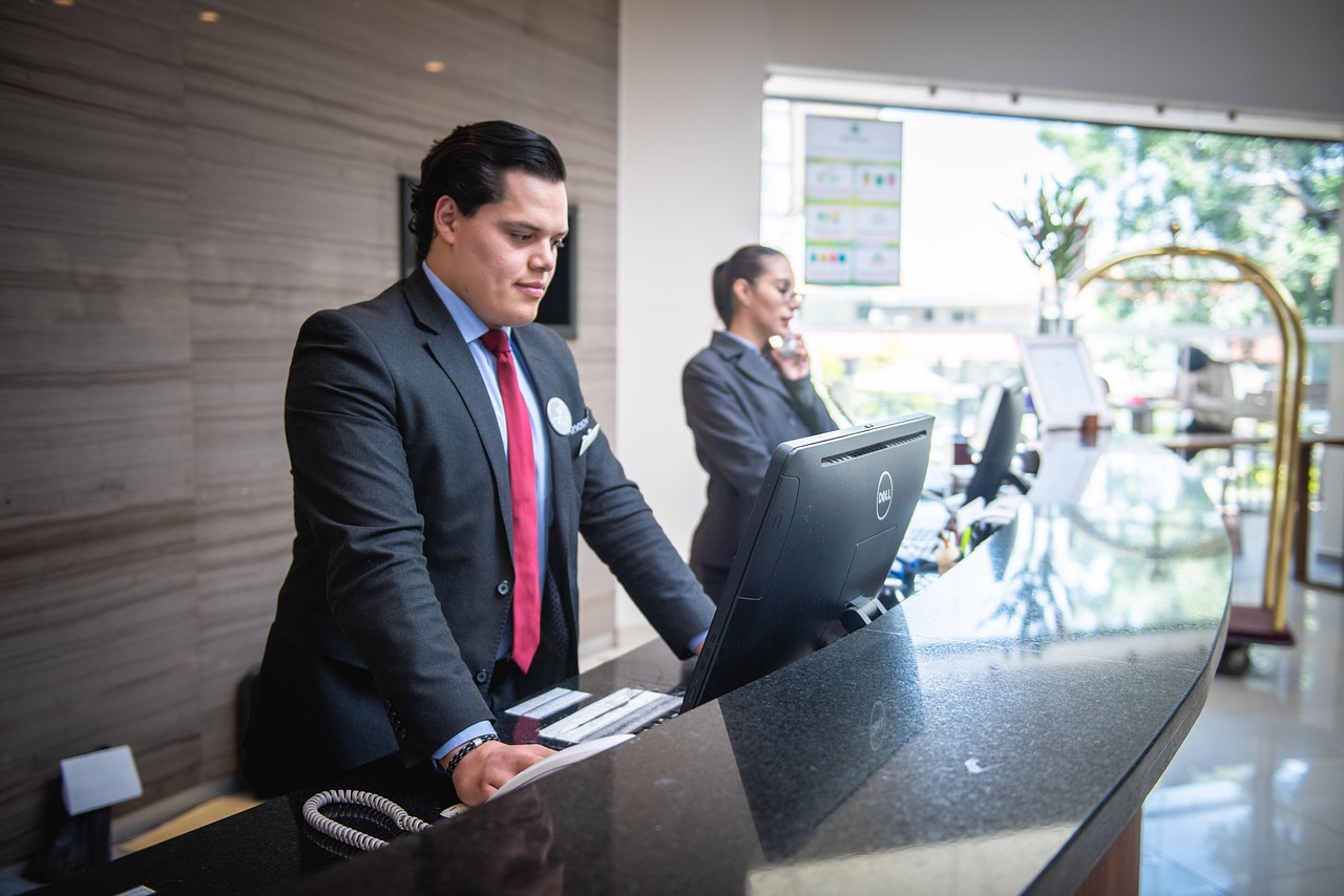 receptionist-5975961_1280